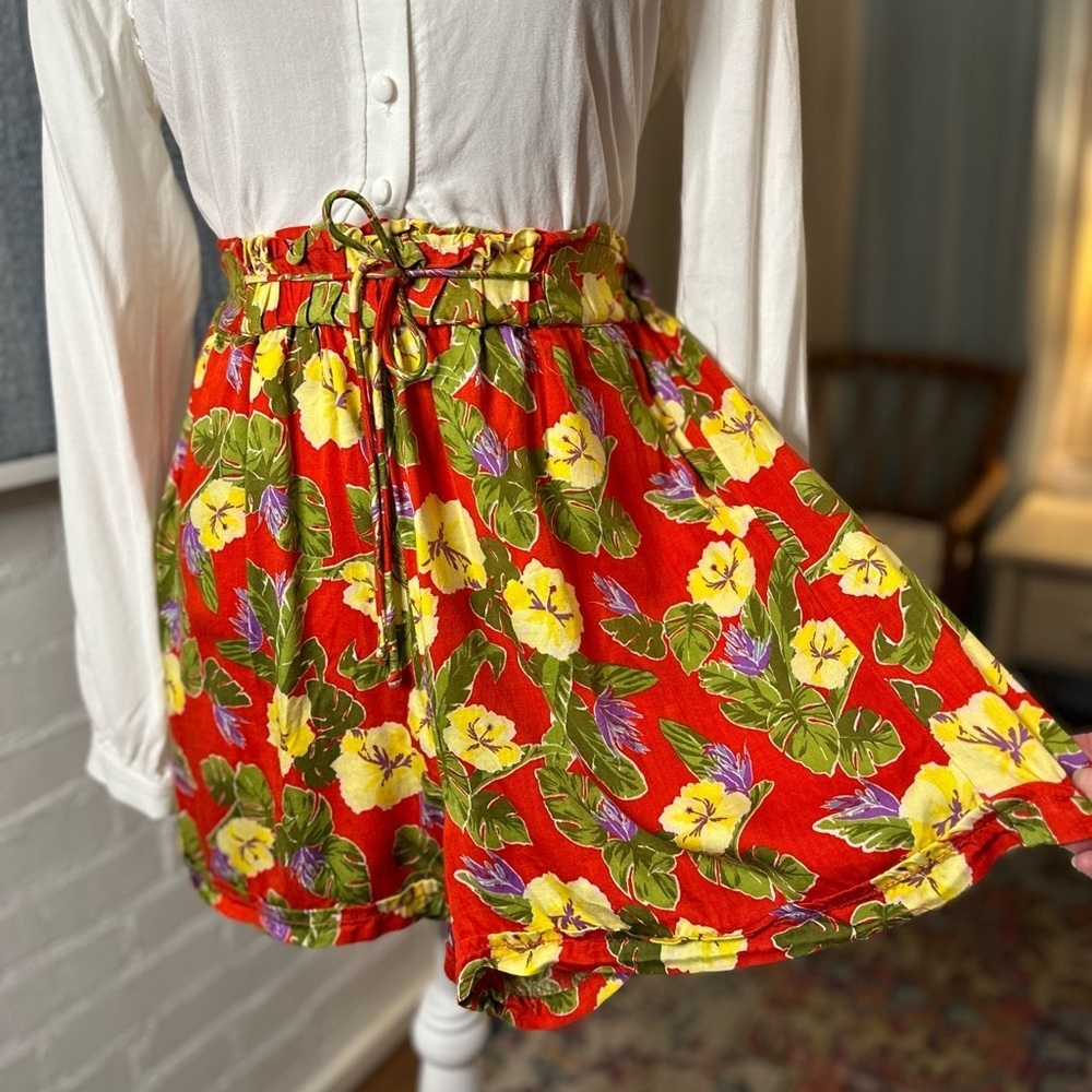 Urban Outfitters Lightweight Red Tropical Floral Shorts - Picture 3 of 12